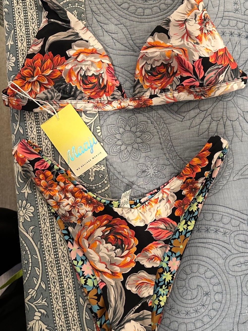MAAJI BIKINI, REVERSABLE NWT. LARGE SET